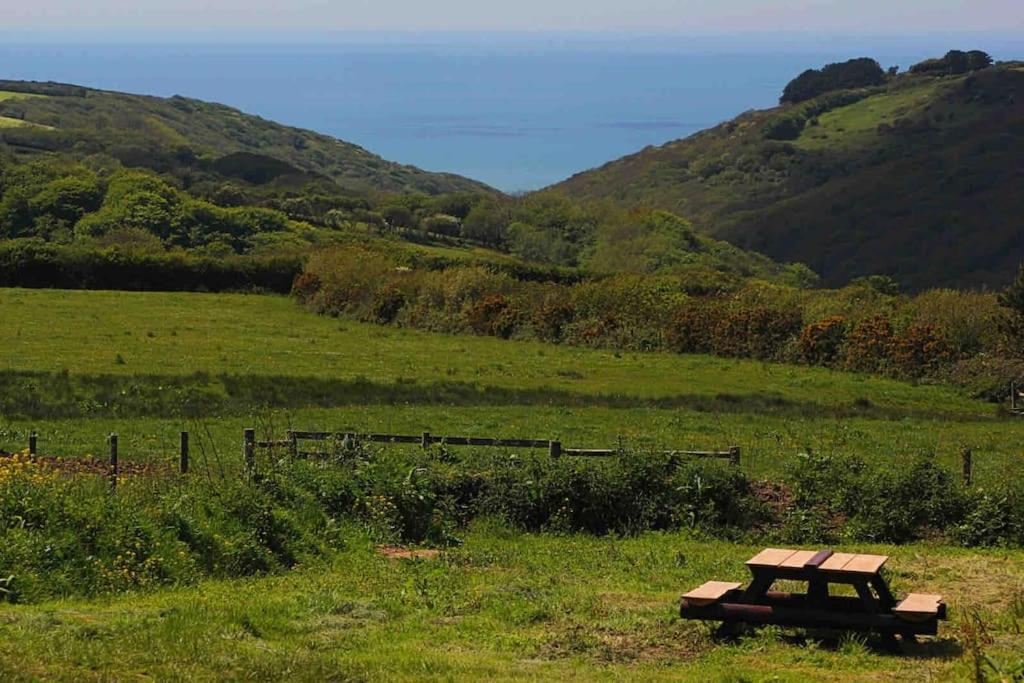 Spacious Cabin On Isolated Farm With Sea View Bude Exterior photo